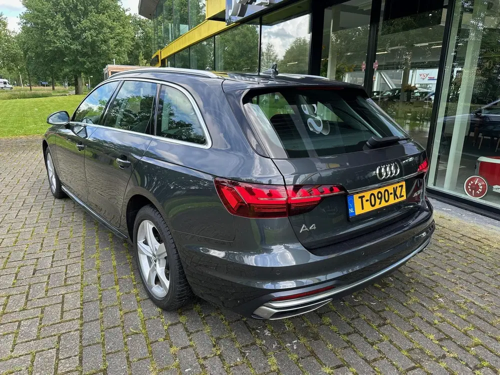 Audi A4 40 TFSI Launch edition Sport uit 2020, foto 3