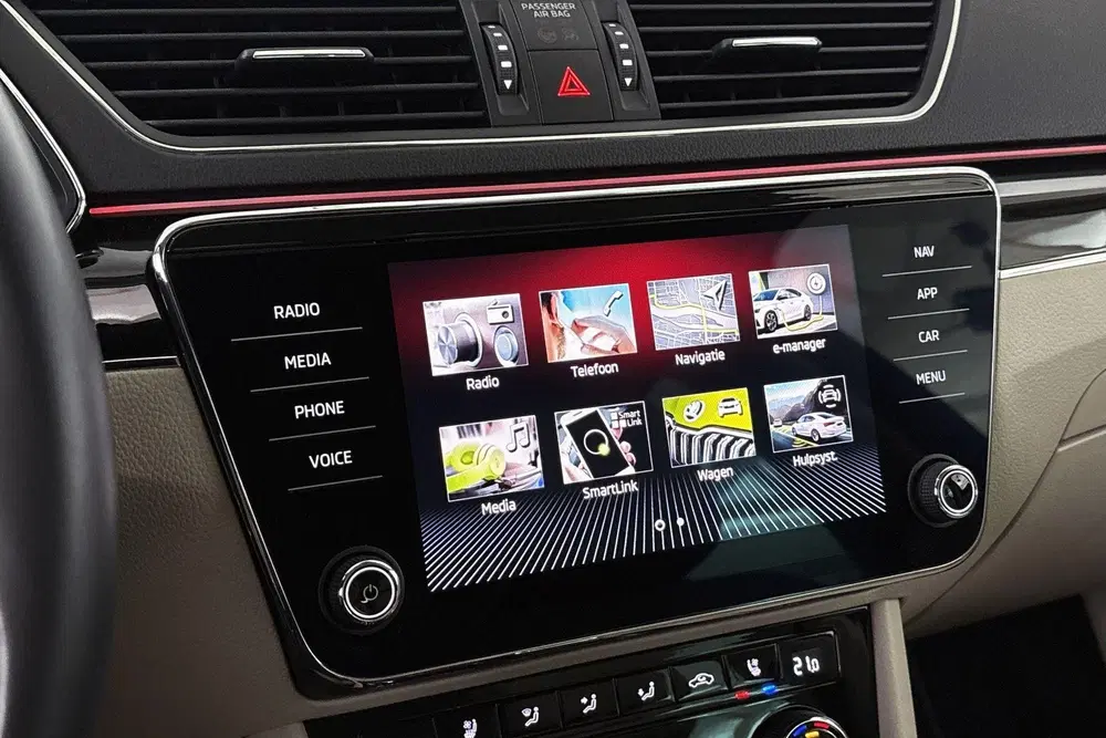 Skoda Superb 1.4 TSI iV Laurin & Klement Leder Stoelve uit 2023, foto 13