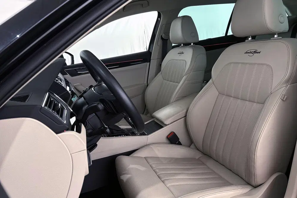 Skoda Superb 1.4 TSI iV Laurin & Klement Leder Stoelve uit 2023, foto 6