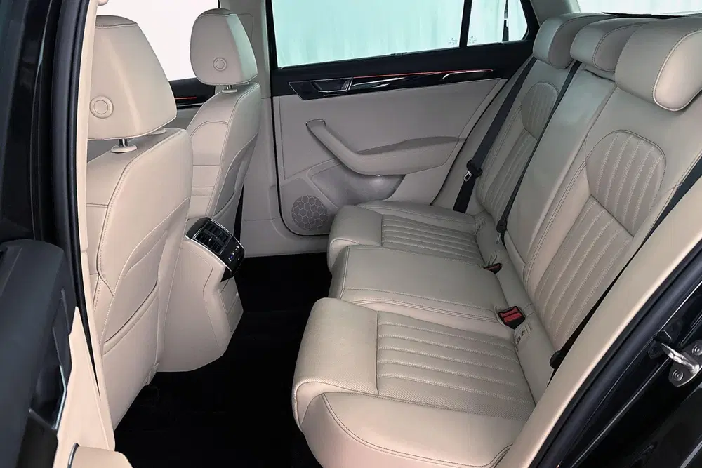 Skoda Superb 1.4 TSI iV Laurin & Klement Leder Stoelve uit 2023, foto 8