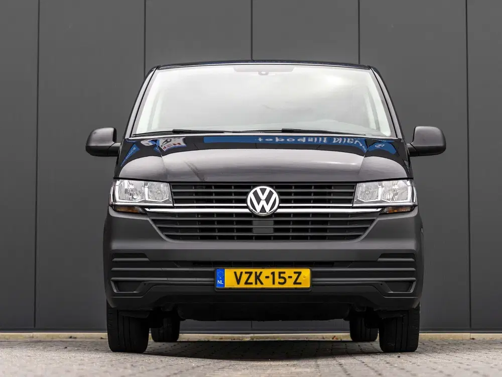 Volkswagen Transporter 2.0 TDI L2H1 28 laadruimte bekleed uit 2022, foto 2
