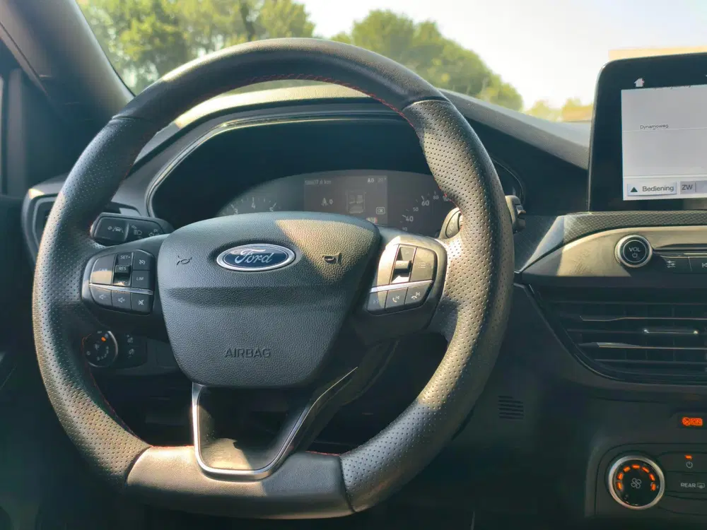 Ford Focus 1.0 EcoBoost ST-LINE-NAVI-APPLE CARPLAY uit 2019, foto 11