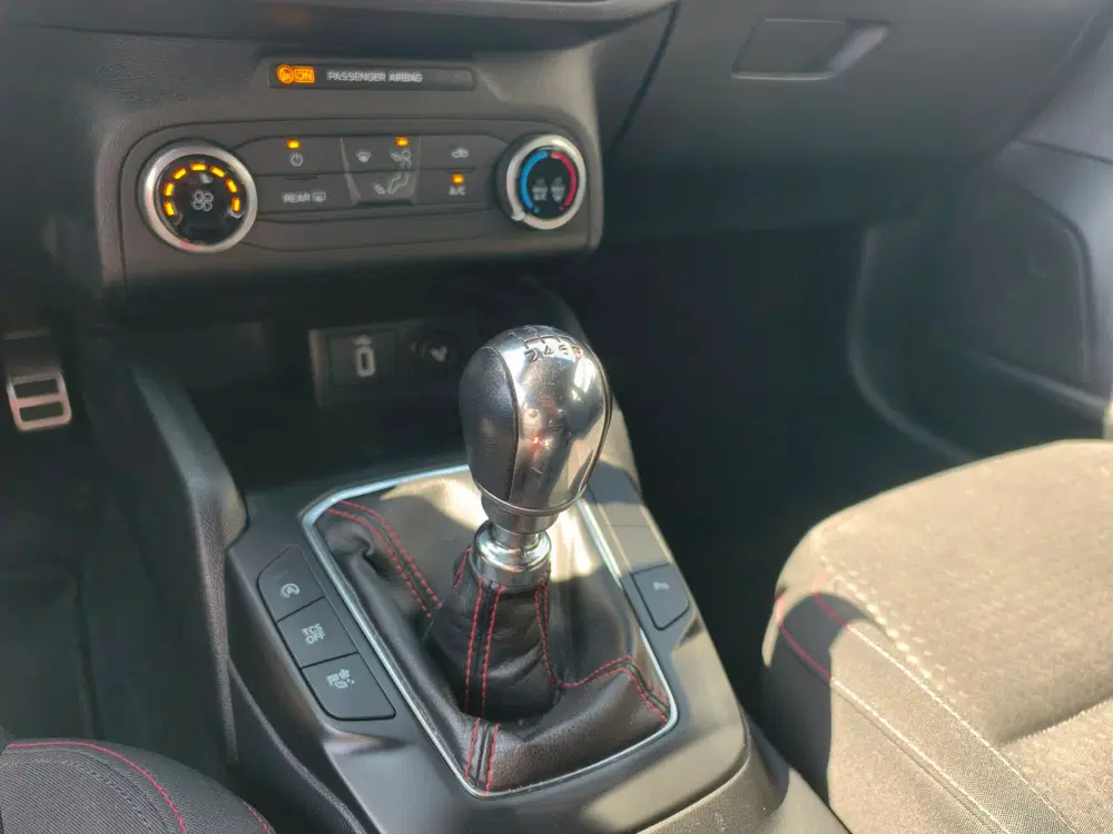 Ford Focus 1.0 EcoBoost ST-LINE-NAVI-APPLE CARPLAY uit 2019, foto 14