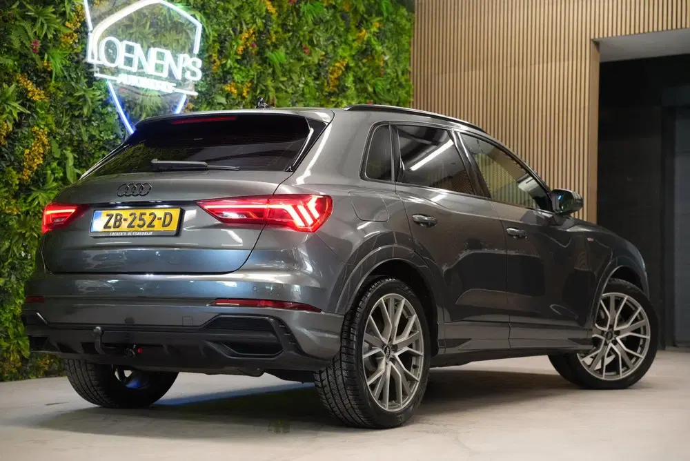 Audi Q3 35 TFSI S Line uit 2019, foto 2
