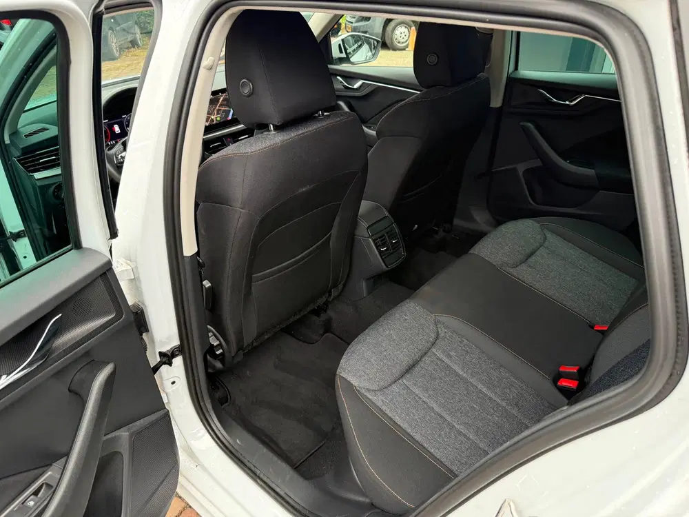 Skoda Kamiq 1.0 TSI Clever Business Automaat uit 2022, foto 7