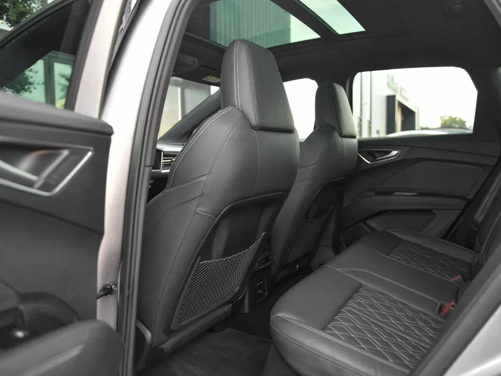 Audi Q4 e-tron 50 quattro S-Line 77 kWh Leren Bekleding P uit 2023, foto 13