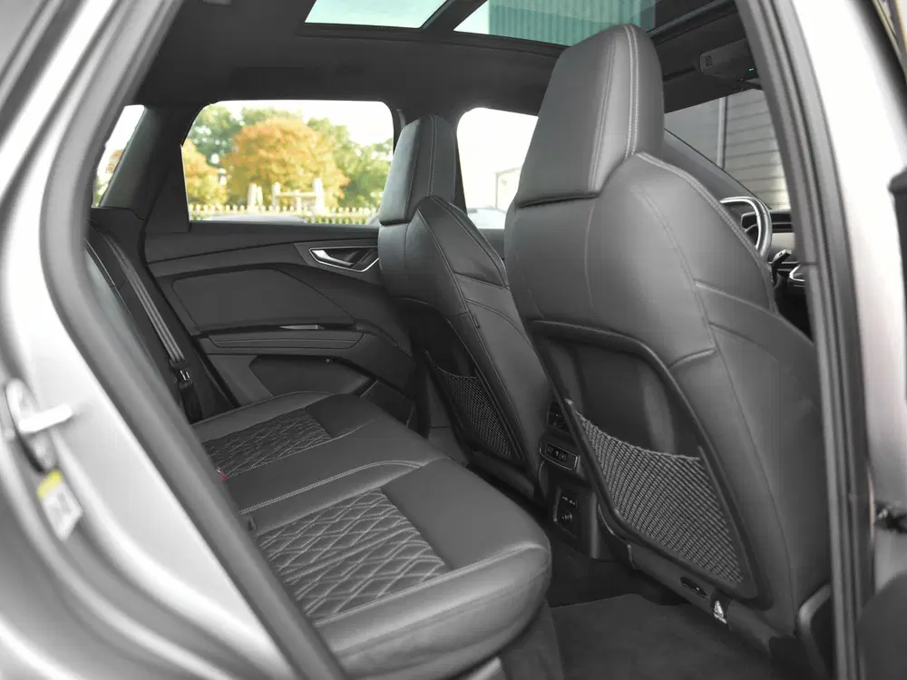 Audi Q4 e-tron 50 quattro S-Line 77 kWh Leren Bekleding P uit 2023, foto 15