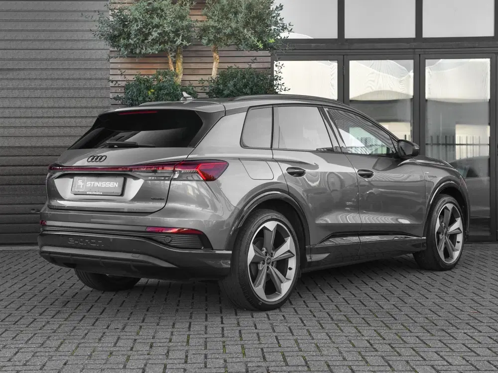 Audi Q4 e-tron 50 quattro S-Line 77 kWh Leren Bekleding P uit 2023, foto 2