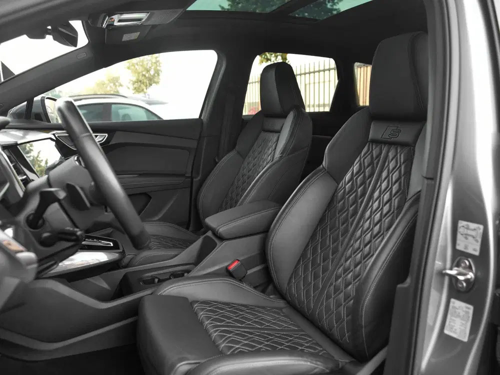 Audi Q4 e-tron 50 quattro S-Line 77 kWh Leren Bekleding P uit 2023, foto 4