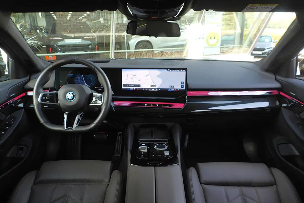 BMW i5 eDrive40 M Sport uit 2025, foto 3