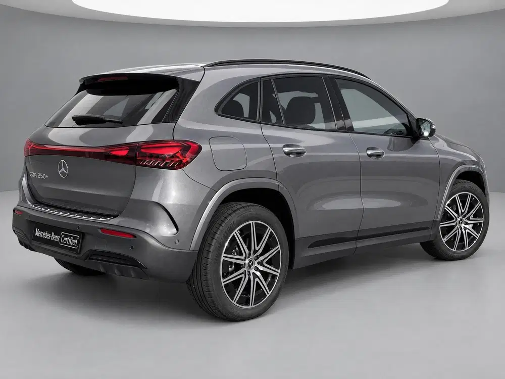 Mercedes-Benz EQA 250+ AMG uit 2025, foto 2