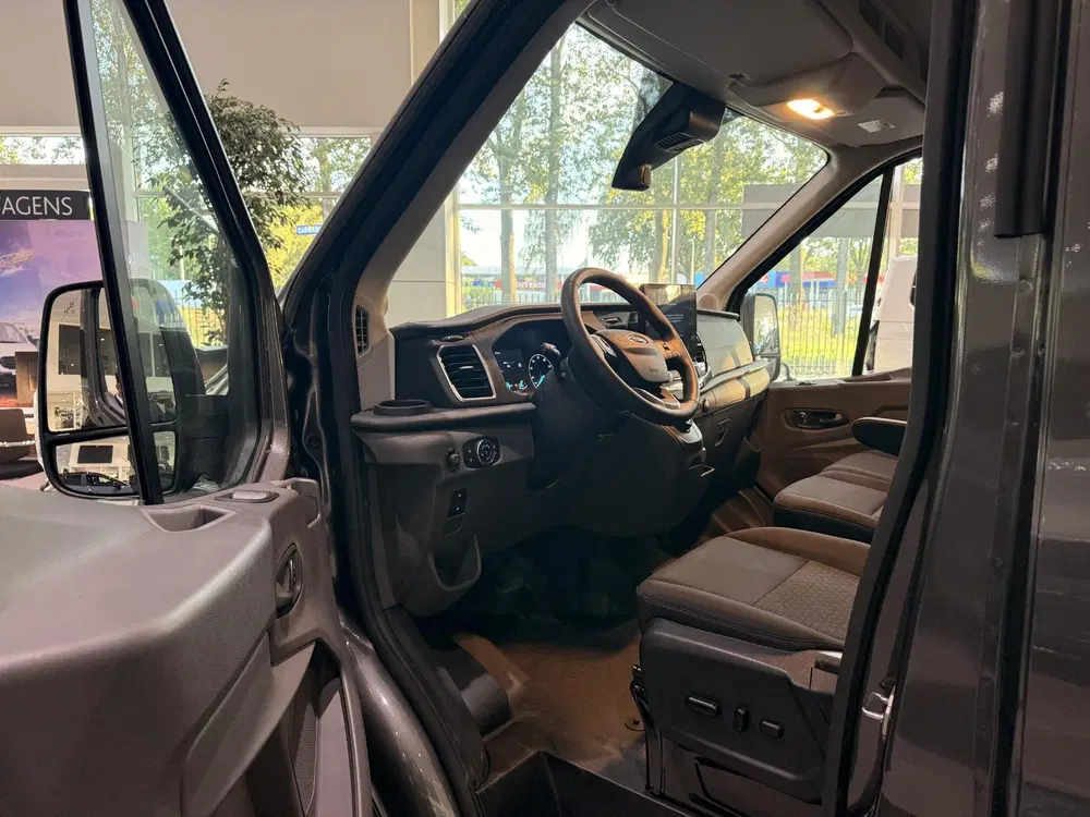 Ford Transit 350 L2H2 Trend 68 kWh 25KM auto niet gebru uit 2024, foto 14