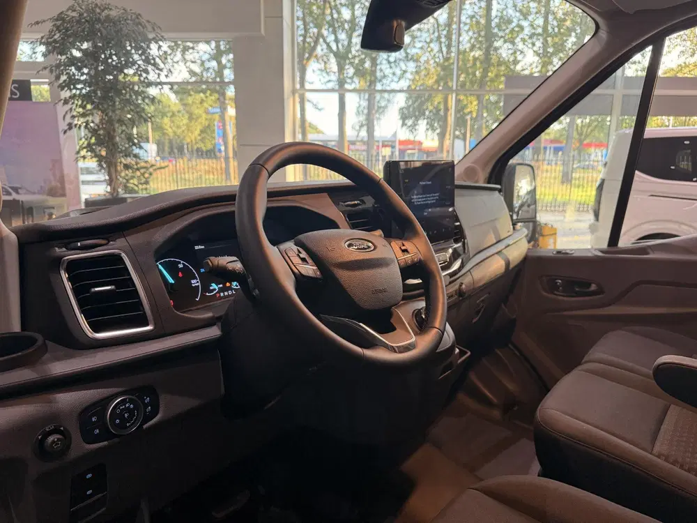 Ford Transit 350 L2H2 Trend 68 kWh 25KM auto niet gebru uit 2024, foto 15