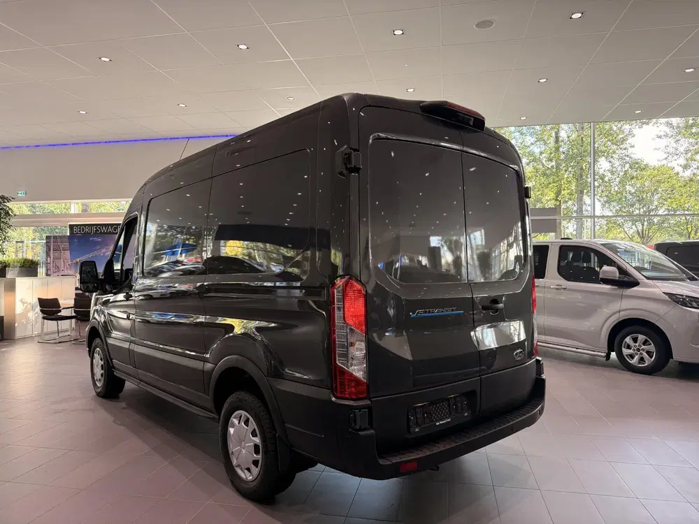 Ford Transit 350 L2H2 Trend 68 kWh 25KM auto niet gebru uit 2024, foto 2