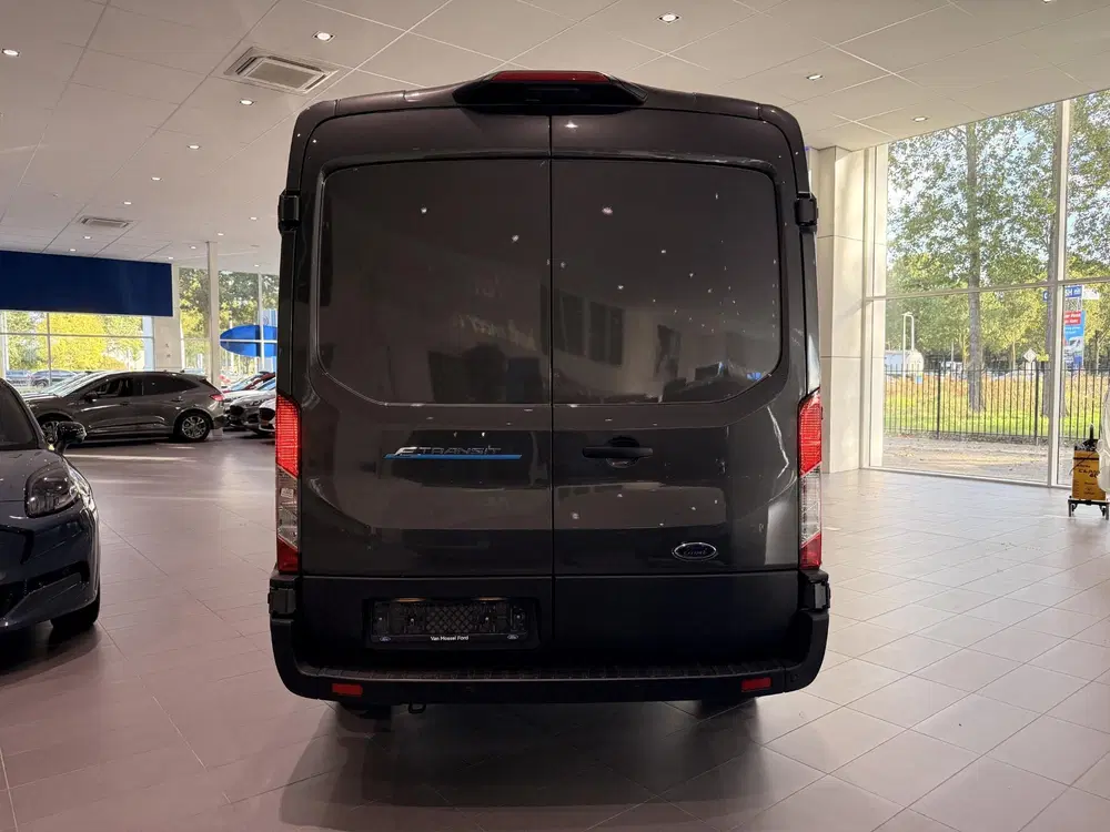 Ford Transit 350 L2H2 Trend 68 kWh 25KM auto niet gebru uit 2024, foto 3