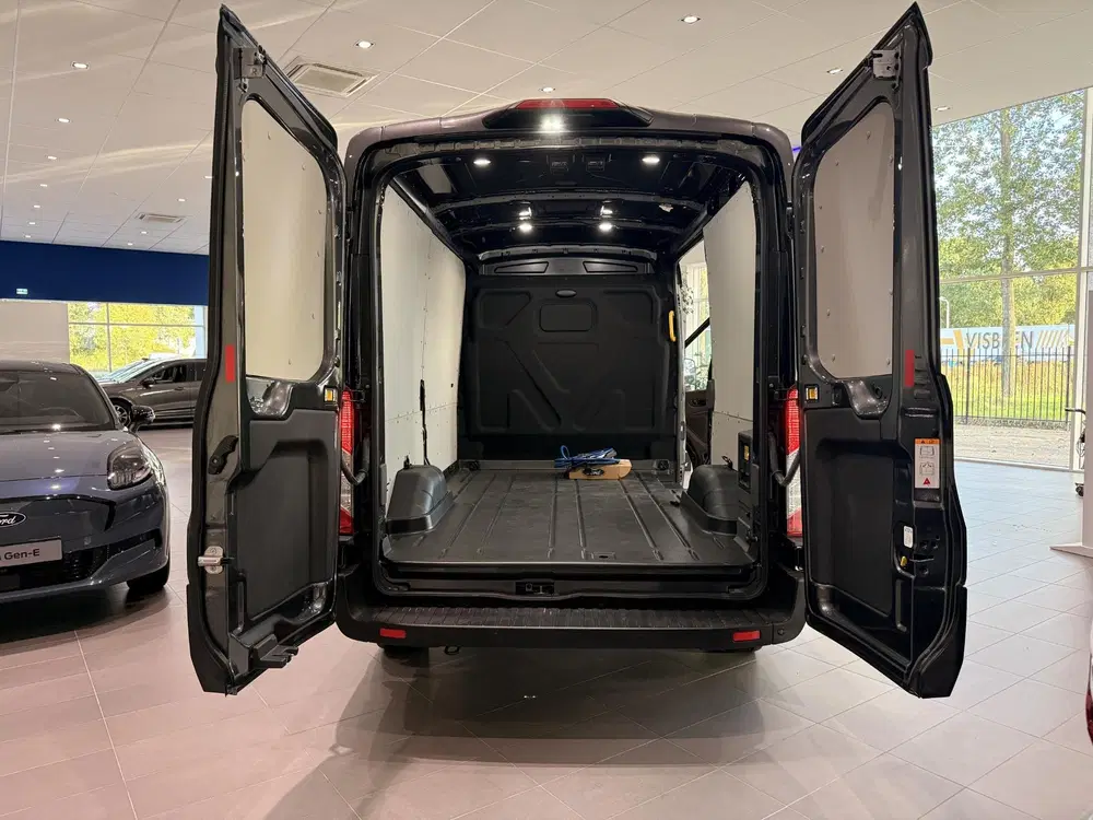 Ford Transit 350 L2H2 Trend 68 kWh 25KM auto niet gebru uit 2024, foto 8
