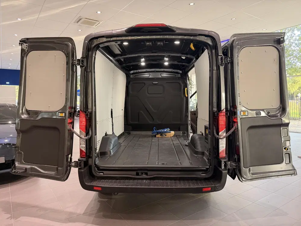 Ford Transit 350 L2H2 Trend 68 kWh 25KM auto niet gebru uit 2024, foto 9