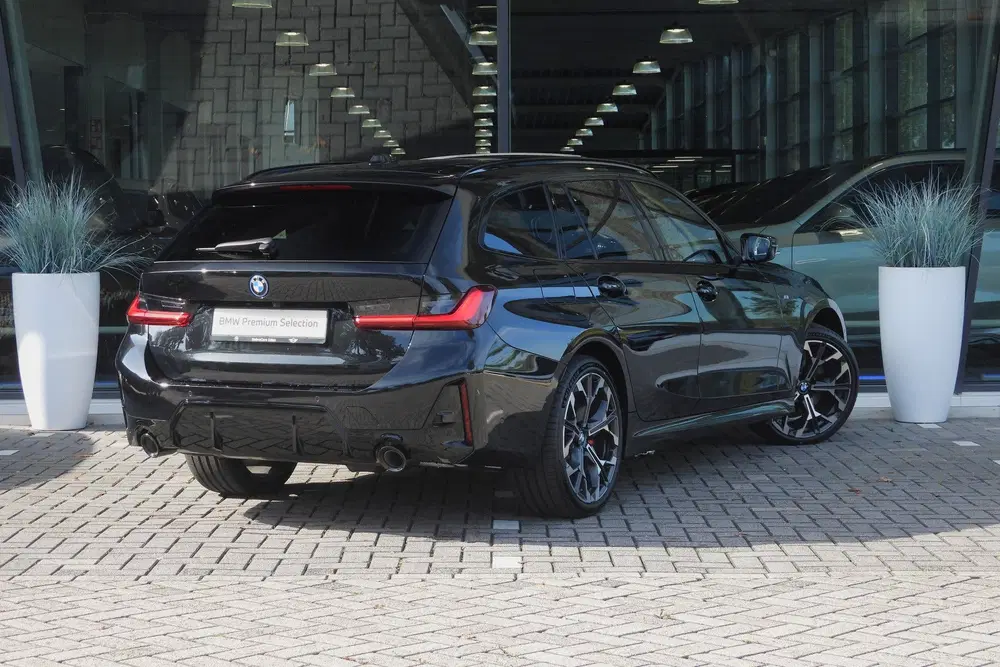 BMW 3-serie 330e M Sport Automaat uit 2026, foto 4