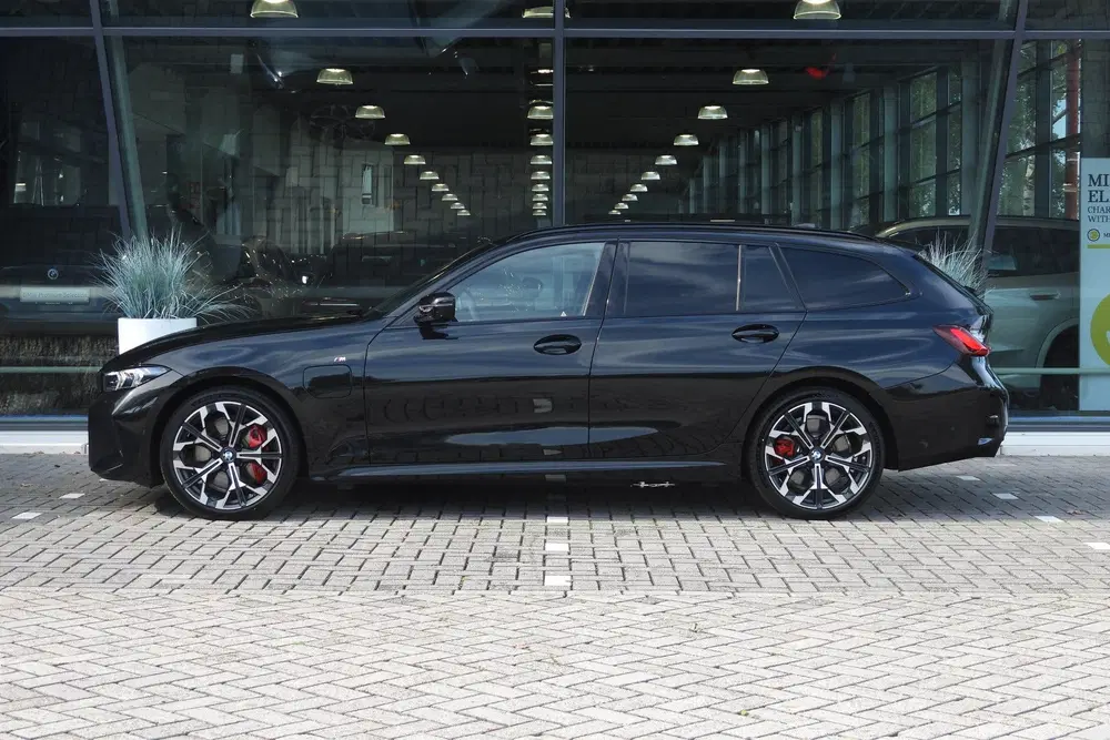 BMW 3-serie 330e M Sport Automaat uit 2026, foto 5