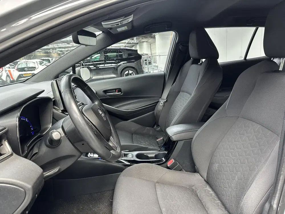 Toyota Corolla 1.8 Hybrid Business Intro uit 2019, foto 2