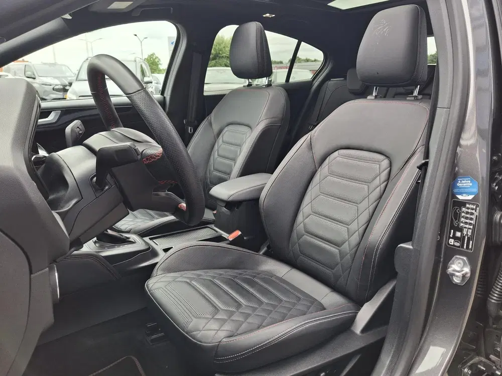Ford Focus 1.0 EcoBoost Hybrid ST Line X uit 2024, foto 8