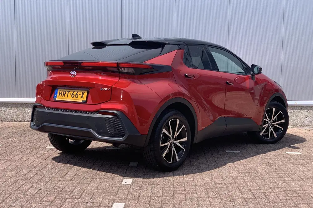 Toyota C-HR 1.8 Hybrid 140 Dynamic uit 2025, foto 2