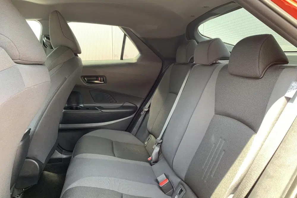 Toyota C-HR 1.8 Hybrid 140 Dynamic uit 2025, foto 8