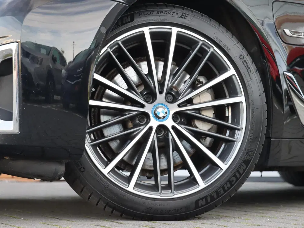 BMW 5-serie 530e Luxuryline uit 2023, foto 11