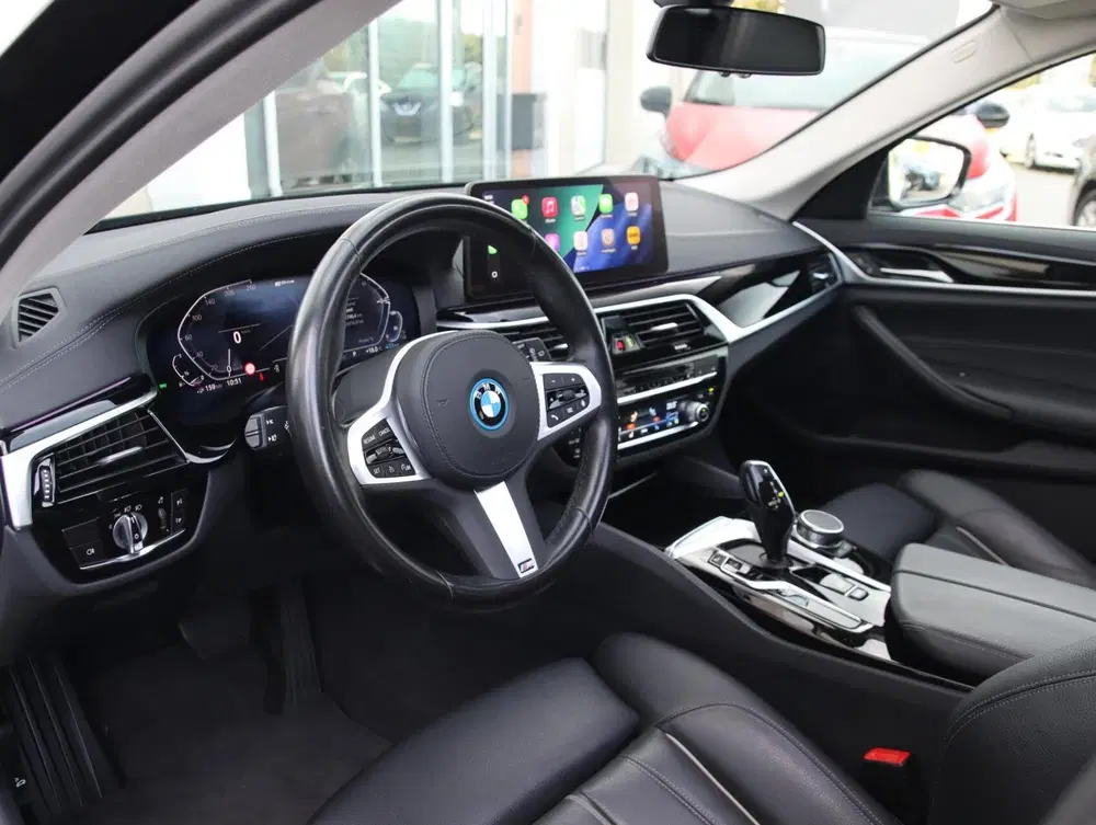BMW 5-serie 530e Luxuryline uit 2023, foto 4