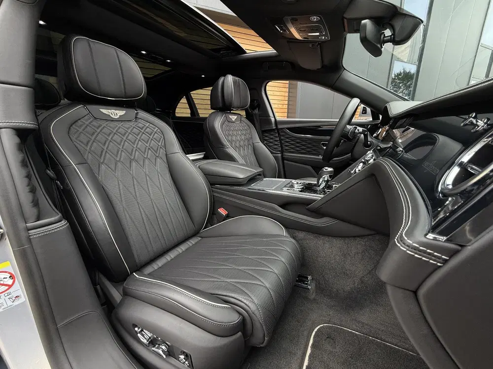 Bentley Flying Spur 4.0 V8 First Edition 4W-Besturing uit 2021, foto 4