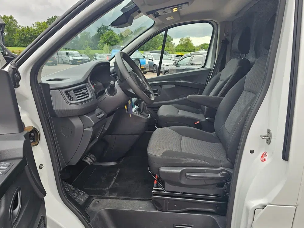 Renault Trafic 2.0 dCi 150PK T29 L1H1 Comfort uit 2023, foto 15