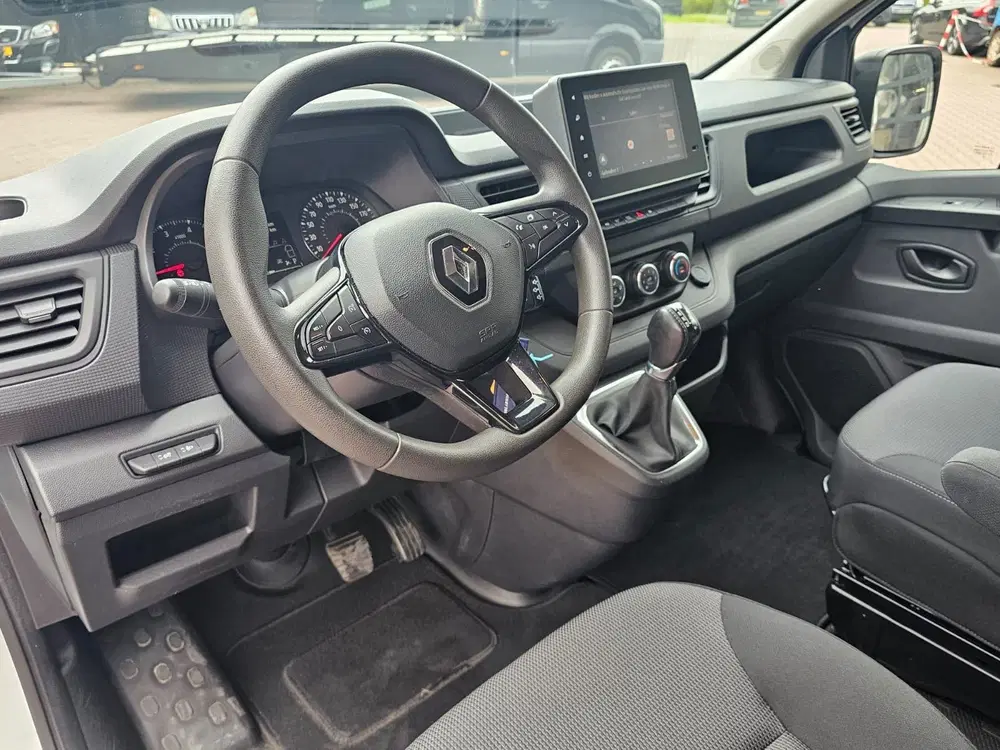Renault Trafic 2.0 dCi 150PK T29 L1H1 Comfort uit 2023, foto 2