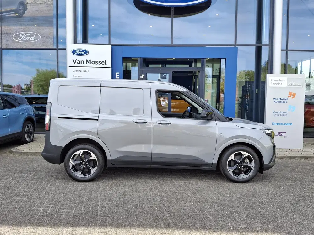 Ford Transit Courier Limited uit 2026, foto 4