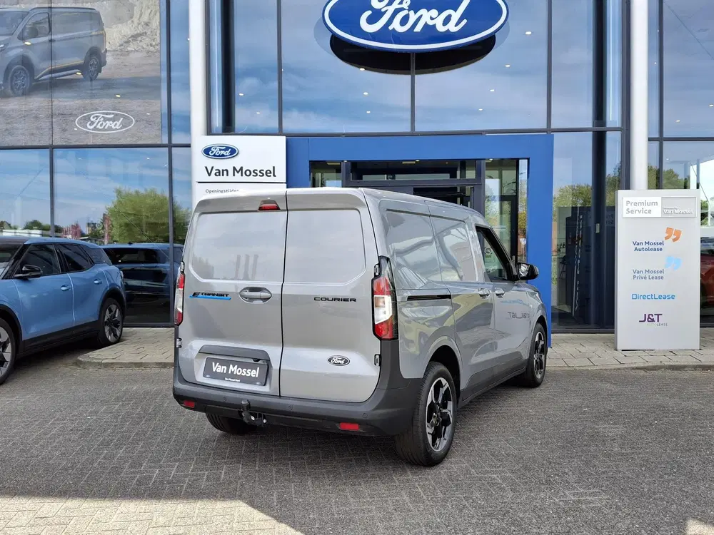 Ford Transit Courier Limited uit 2026, foto 5