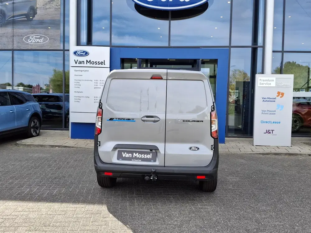 Ford Transit Courier Limited uit 2026, foto 6