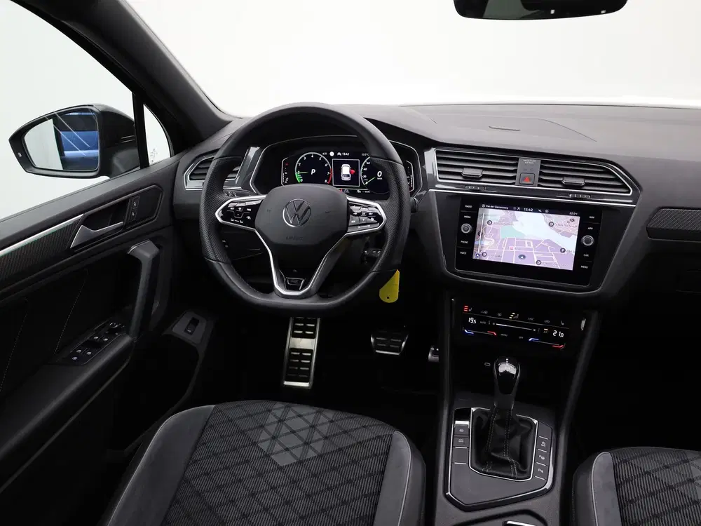 Volkswagen Tiguan 1.5 TSI R-Line Business uit 2023, foto 2