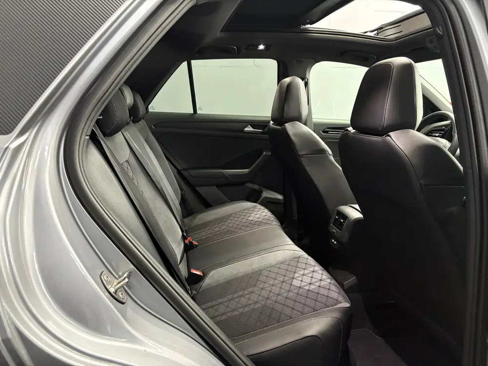 Volkswagen T-Roc 1.5 TSI R-Line Edition uit 2025, foto 12