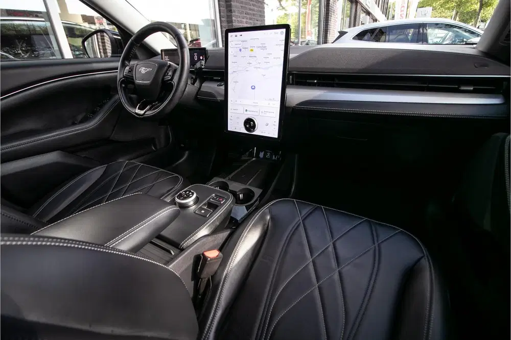 Ford Mustang Mach-E Extended RWD 98 kWh uit 2022, foto 4