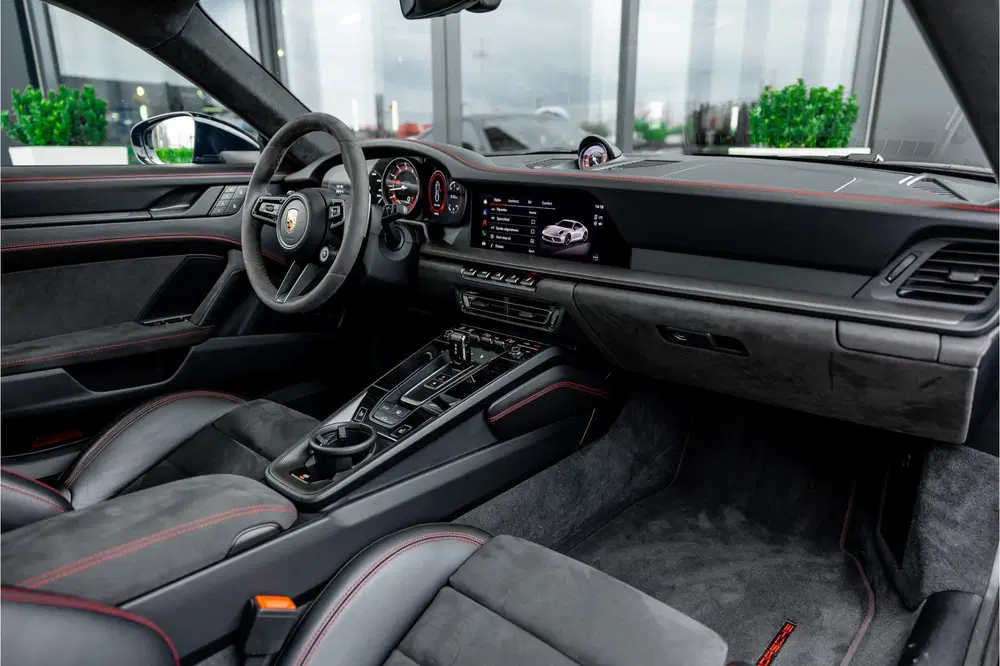 Porsche 911 3.0 Carrera 4 GTS uit 2023, foto 10