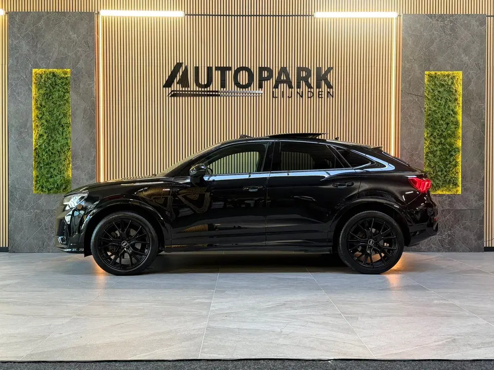 Audi Q3 45 TFSI e S Edition 3X S-LINE uit 2021, foto 3