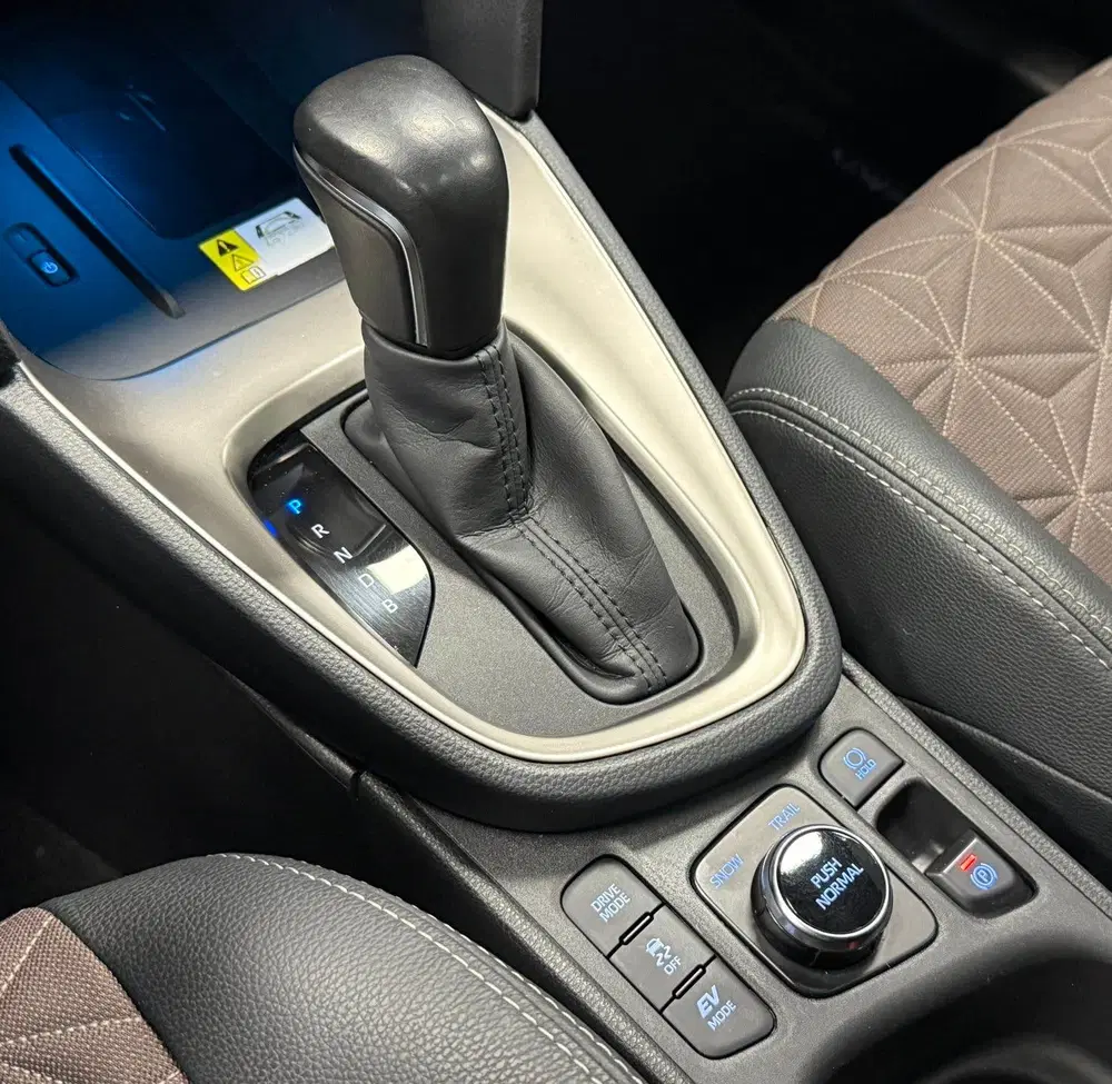 Toyota Yaris Cross 1.5 Hybrid Executive AWD*Panodak*Navi*Cam uit 2022, foto 6