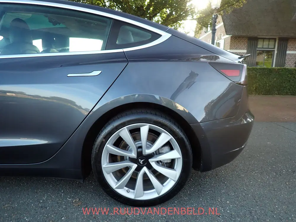 Tesla Model 3 SR+ RWD 60 kWh SOH 86% uit 2019, foto 7