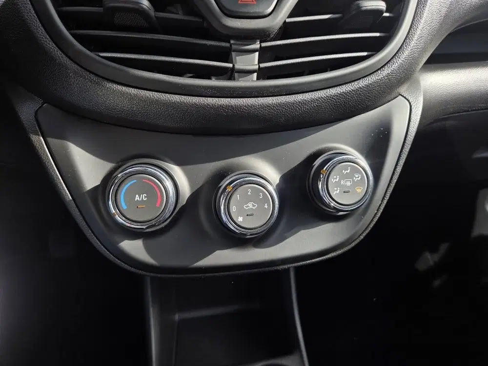 Opel Karl 1.0 75pk 120 Jaar Edition uit 2019, foto 14