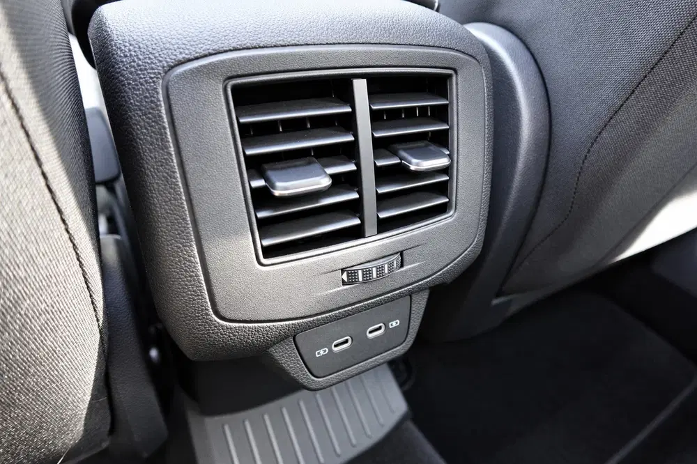 Volkswagen T-Roc 1.5 TSI R-Line PANO IQ.LIGHT KEYLESS VOL uit 2022, foto 9