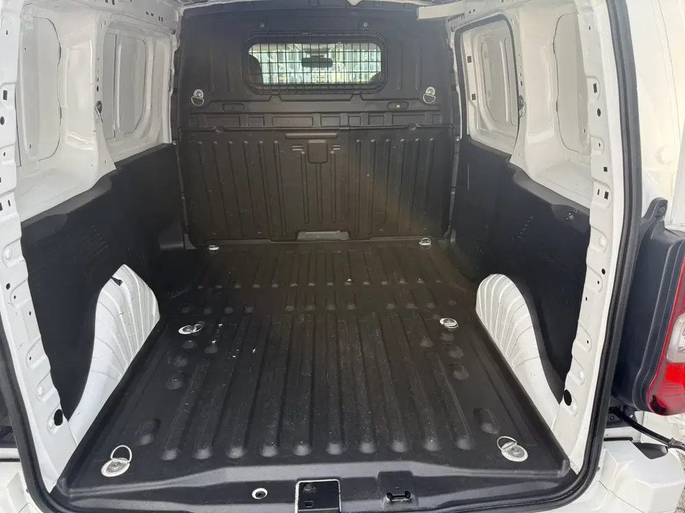 Opel Combo 1.5D L1H1 Edition Navigatie uit 2019, foto 6