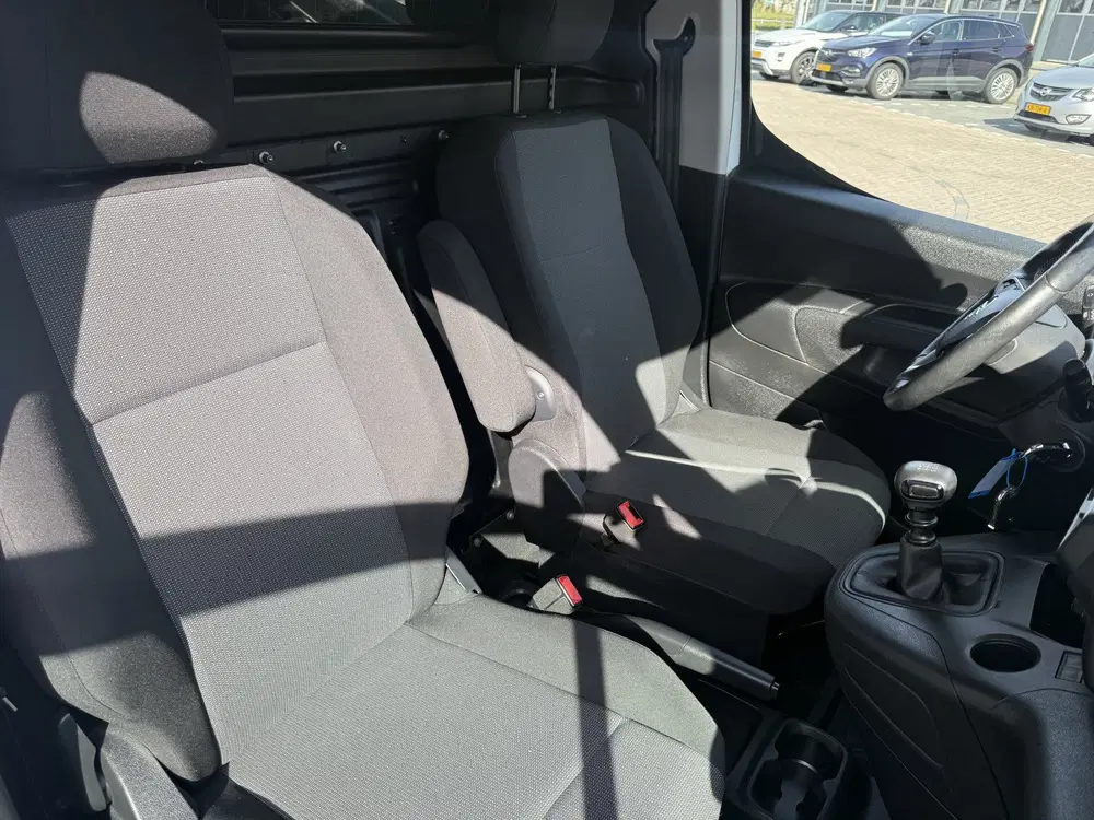 Opel Combo 1.5D L1H1 Edition Navigatie uit 2019, foto 8