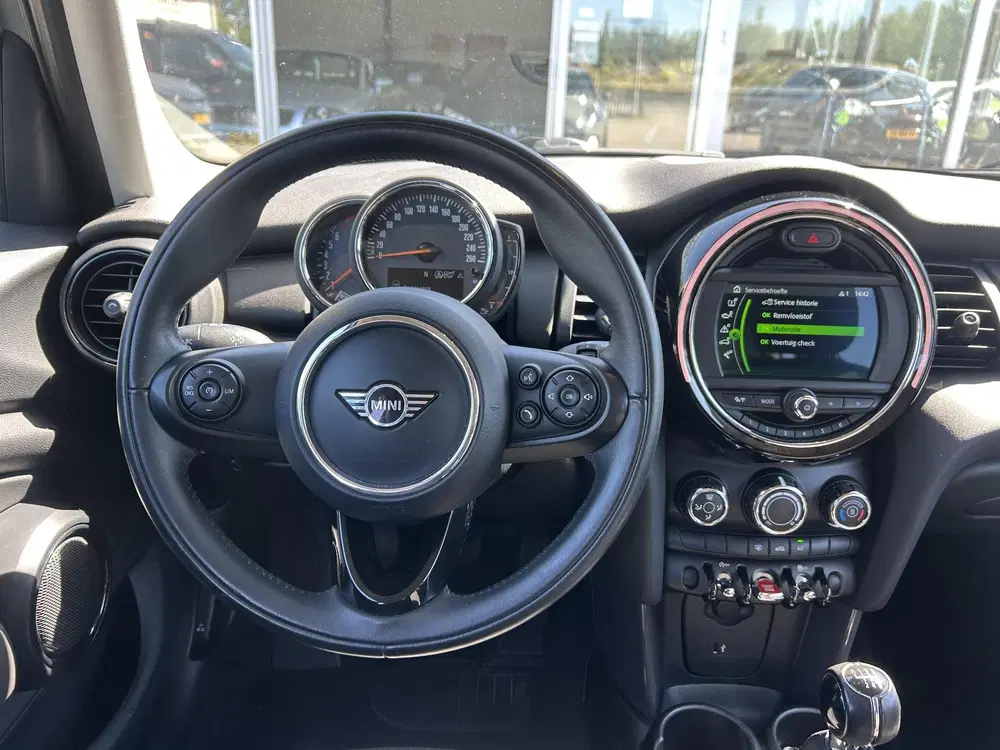 Mini One 1.5 One Business Edition CarPlay uit 2019, foto 3