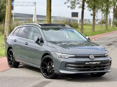 Volkswagen Golf 1.5 eTSI Style 150Pk Pano 360 Camera uit 2024