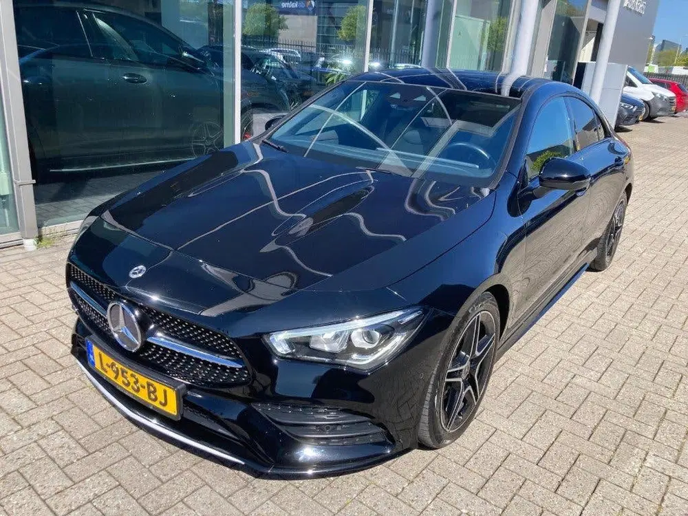 Mercedes-Benz CLA CLA 180 136pk AMG uit 2021, foto 2