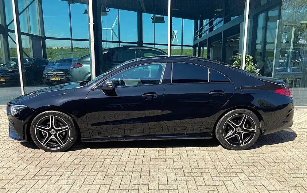 Mercedes-Benz CLA CLA 180 136pk AMG uit 2021, foto 3